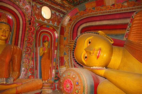 Temple Sleeping Buddha Picture Free Sri Lanka Photos