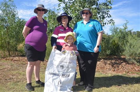 Goodstart Learning Centre Participates In Early Clean Up Australia Day