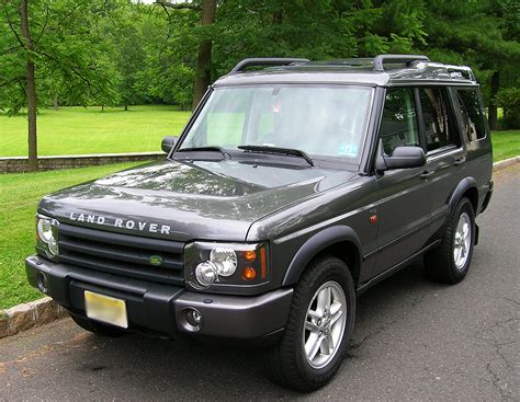 Left Front View Of A 2004 Land Rover Discovery Se7 Classic Cars Today
