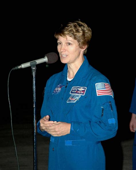 Astronaut Eileen Collins Addresses Media After Sts 114 8x10 Nasa Photo