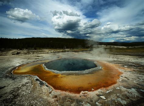 Supervolcano Yellowstones Hidden Magma Plumbing Revealed By