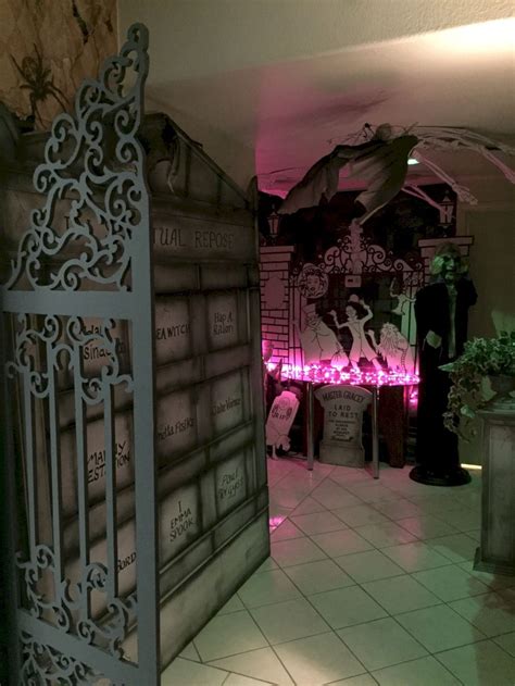 Awesome 47 Awesome Helloween Home Decor Ideas https://bellezaroom.com/2017/10/03/47-awesome ...