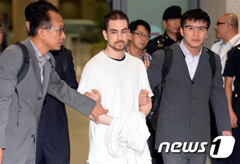 On the night of april 8, 1997, an innocent college student was brutally murdered in a burger shop washroom for no apparent reason. WIKITREE | '이태원 살인사건' 부검의, 패터슨 진범 가능성 제기
