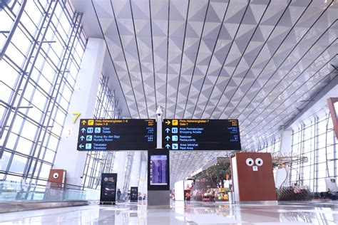 Flights, departures, arrivals, parking, car rentals, hotels near the airport and other information about kualanamu international airport (kno). Jadwal Kereta Api Bandara Kualanamu - Rectangle Circle
