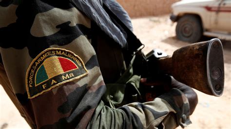 Im norden malis ist ein kampfhubschrauber der bundeswehr abgestürzt. Mindestens 30 Tote bei Angriff auf Armeestützpunkt in Mali — RT Deutsch