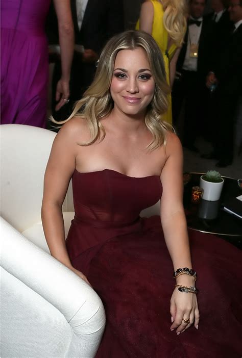 Kaley Cuoco Braless Wearing Gorgeous Red Strapless Dress At 65th Annual