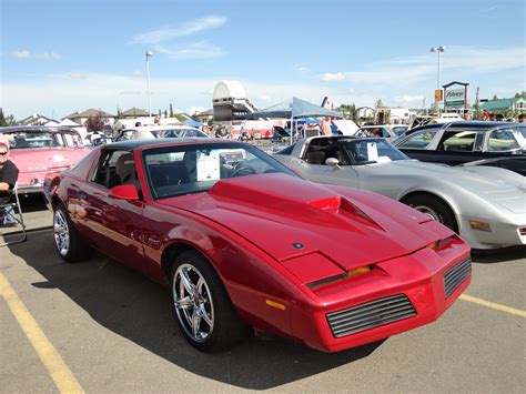 Pontiac Firebird Specifications Photo Video Review Price