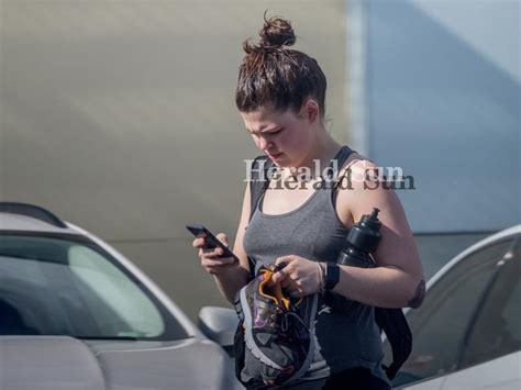 Belle Gibson Cancer Con In Court With Judge Urged To Throw The Book