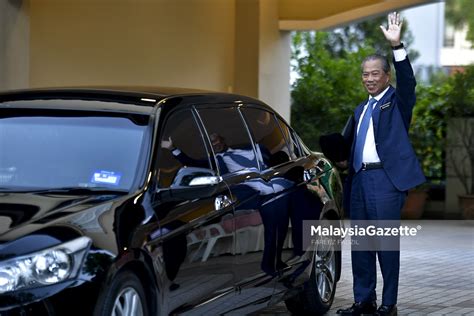 Muhyiddin ismini bugüne kadar 510 kişi inceledi ve henüz yorum yazılmadı; Muhyiddin mulakan perjalanan sebagai Perdana Menteri Kelapan