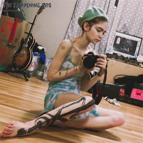 Grimes Nude And Sexy In Photos The Fappening