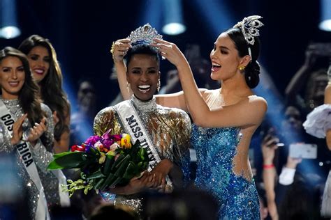 The current miss universe is zozibini tunzi of south africa who was crowned by catriona gray of the philippines at the miss universe 2019 pageant on december 8, 2019, in atlanta, georgia. Everything That Went Down During the Miss Universe 2019 ...