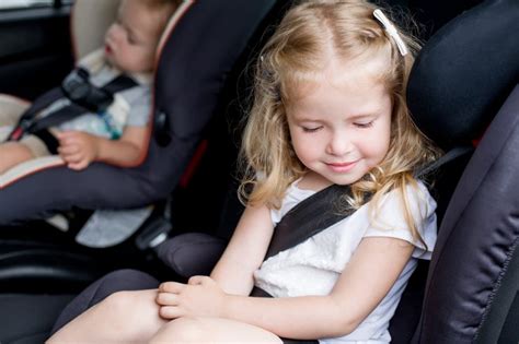 Jetzt informieren und kaufentscheidung treffen! Autofahren mit (Klein-)Kindern: Ab wann sollten Kindersitz ...