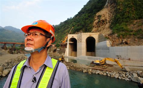 May 31, 2021 · 水庫稍解渴！民眾引頸期盼的梅雨鋒面近日滯留台灣上空，其狹帶的充沛水氣也為全台帶來明顯降雨，同時替水庫進補。經濟部水利署今（31）日. 【調查報導】滿水位的祕密：30年蓋4座水庫，也難搶救台灣水情－天下雜誌