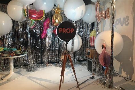 How To Create The Perfect Balloon Backdrop For Your Photo Booth