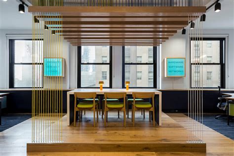 A Manhattan Office Renovation Expands Working Space