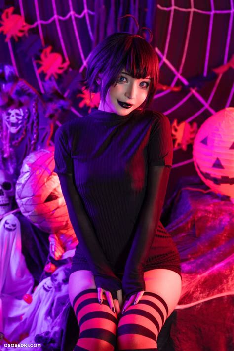 Model Umeko J (@umekoj0910) in cosplay Mavis from Hotel Transylvania