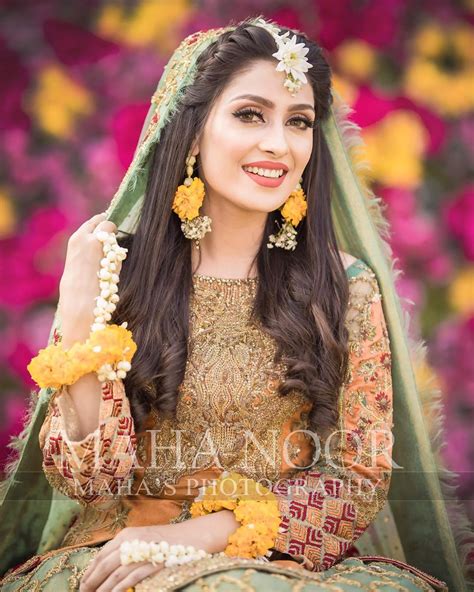 Beauty Queen Ayeza Khan Stunning Looks In New Bridal Photo Shoot
