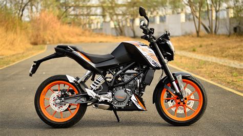 The engine is also equipped with a balancer. KTM 125 Duke 2019 ABS Bike Photos - Overdrive