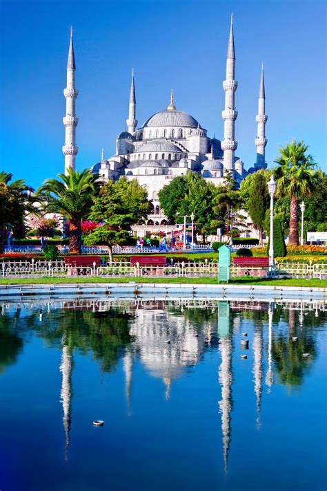 La majestuosa mesquita azul en Estambul Turquía Lugares hermosos