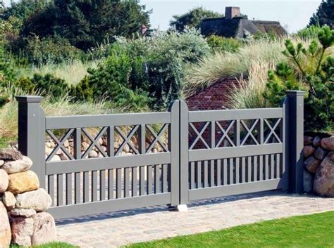 Schloss, drückergarnitur und schließzylinder direkt im lieferumfang enthalten. Gartentor Holz - rustikales vs. modernes Design - Garten ...