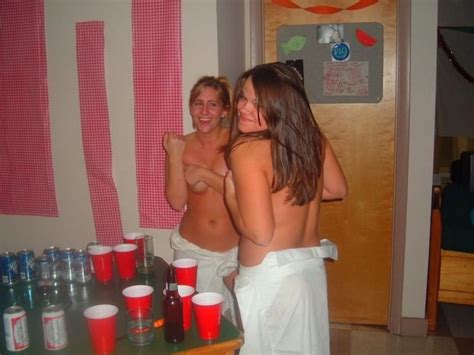 Drunk Naked College Coeds Party And Flash Perky Tits Porn Pictures Xxx