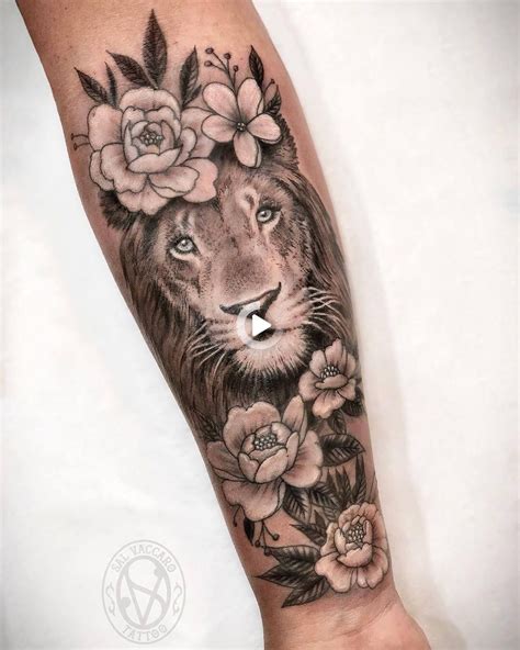 Amazing Lion Tattoo With Flowers Realism Tattoo Black And Gray Tattoo In 2021 Lion Tattoo