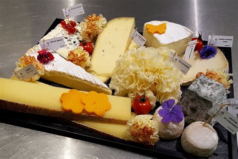 Plateau De Fromage Craponne Brindas Histoire De Fromages Hot