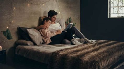 40 Short Romantic Bedtime Stories For Your Girlfriend