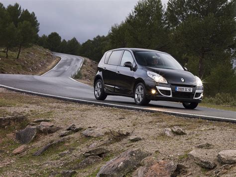 Renault Scenic (2010) - picture 4 of 57 - 1280x960