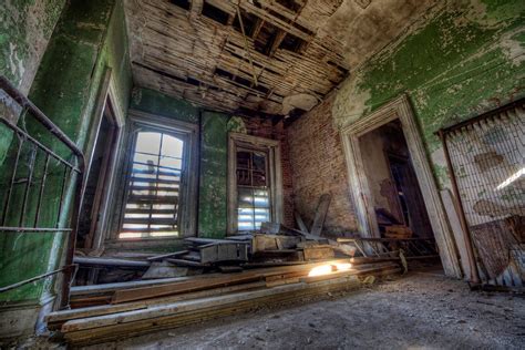 Take A Peek Inside The Most Haunted House In The Midwest If You Dare