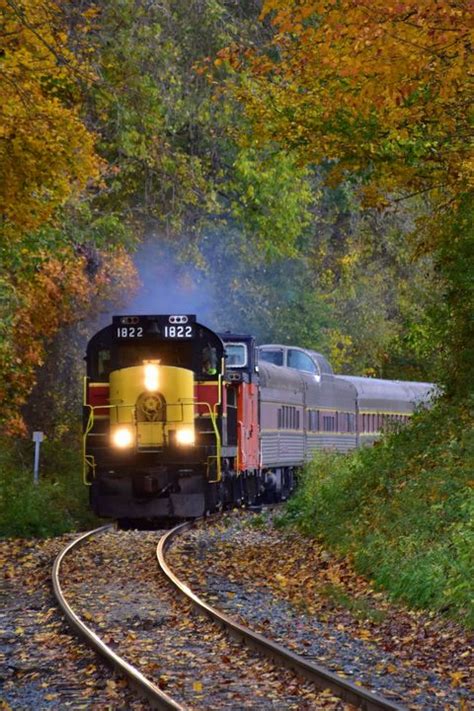 12 Best Fall Foliage Train Rides Fall Leaf Peeping Train Tours