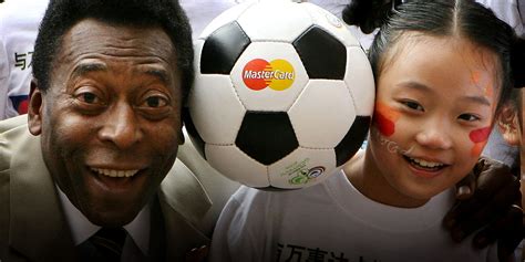 China Pays Tribute To Brazilian Soccer Legend Pelé
