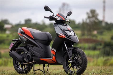 Bs Vi Aprilia Sr150 And Other Sr Scooters To Get Bluetooth Speedometer