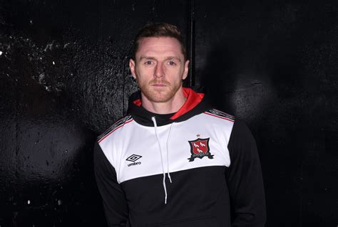 Cherrie Signs New Deal Dundalk Football Club