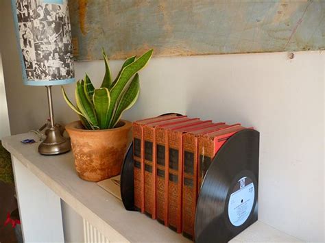 15 Rockin Projects That Repurpose Vinyl Records With Images