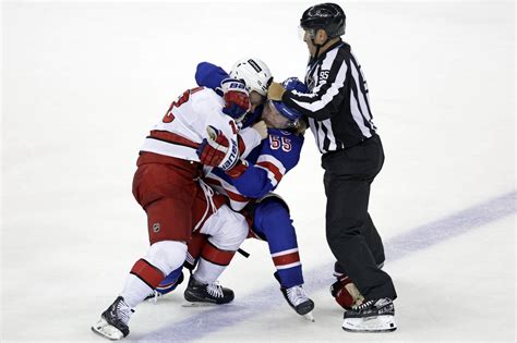Rangers Hurricanes Series Getting Chippy Heading Into Game 4 Seattle