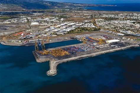 Le Port Senracine à Son Environnement Leader Réunion