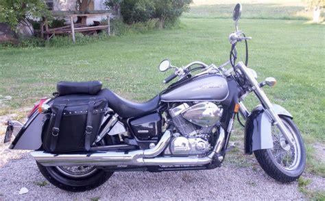 Honda's profilation of this bike. Buy 2005 Honda Shadow Aero ABS (VT750CA) on 2040-motos