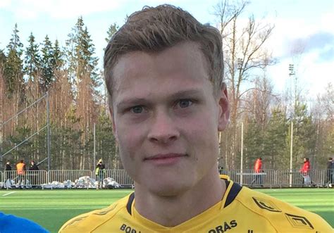 Claesson играет с 2016 в фк краснодар (крсндр). Viktor Claesson i VM-truppen - Skillingaryd