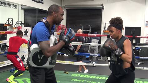 Rising Star Czarina Mccoy Training Inside Mayweather Boxing Club Youtube