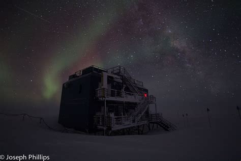 Milky Way Aurora With Images South Pole Station Milky Way Antarctica