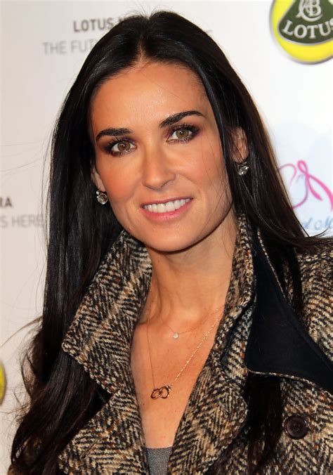 When she was 15 years old, she relocated to west hollywood, california, where her mother was employed with a magazine. Demi Moore Jewel Tone Eyeshadow - Demi Moore Looks ...