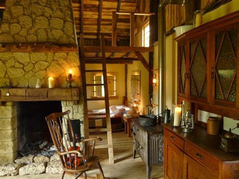 A peine cette série achevée, michael landon enchaîne avec la petite maison dans la prairie qu'il produira à partir de 1974 et dont il dirigera quelques uns des. HOME & GARDEN: La Petite Maison dans la Prairie... made in ...