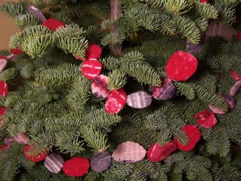 Felted Garland For Your Christmas Tree 5 Steps