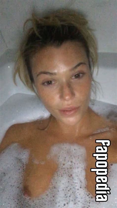 Samantha Hoopes Nude Leaks Fappedia