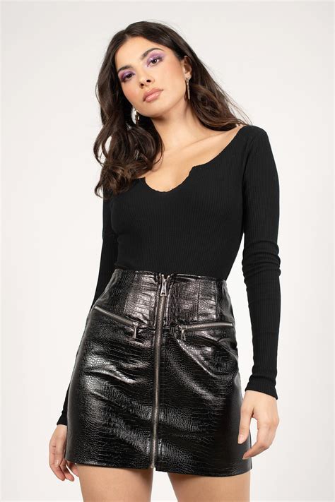 Tobi Mini Skirts Womens Yvonne Black Croc Faux Leather Skirt Black ⋆