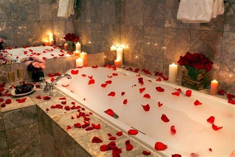 Awesome 44 Romantic Valentine S Day Bathroom Ideas Romantic Bathrooms Romantic Bath Romantic