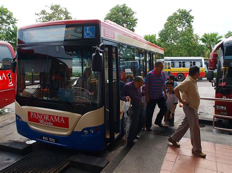 You can take frequent buses from tbs bus terminal which is easily reached by cheap ktm trains from kl sentral or lrt trains from many other stations around the city. マラッカのタウンバスを乗りこなそう Panorama Melaka Town Bus