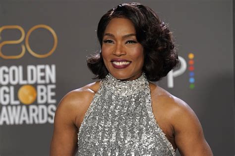 News And Report Daily 螺朗 Angela Bassett Becomes First Oscar Nominated Marvel Actress