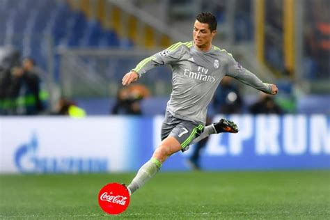 Coca cola shares dropped from 56.10 dollars to 55.22 dollars almost immediately after ronaldo 's gesture, meaning the company's value fell from 242bn dollars to 238bn dollars. Cristiano Ronaldo Coca Cola snub Euro'20: Witty memes Flood